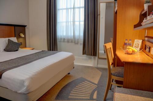 Best Western Corona Hotel - image 9