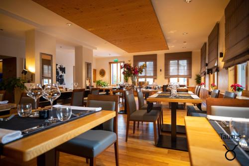 餐廳, Boutique Hotel OchSen in 巴德拉加茲