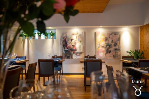 餐廳, Boutique Hotel OchSen in 巴德拉加茲