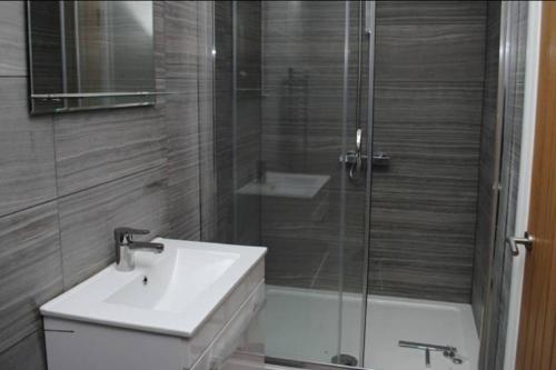 Royal Apartments, Brentwood with Netflix & Amazon Music