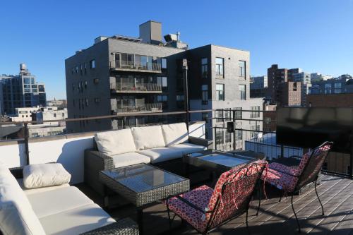 Luxury 3 bedroom Duplex Manhattan Skyline Vews