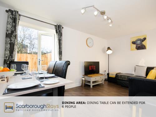 Hibernia Place 3 bedroom Townhouse with PATIO & SEATING AREA - FREE PARKING