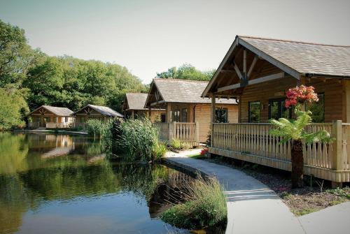 Canada Lodge and Lake