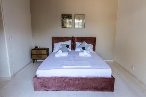Cactus Maisonette near Airport