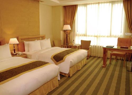 2 double beds