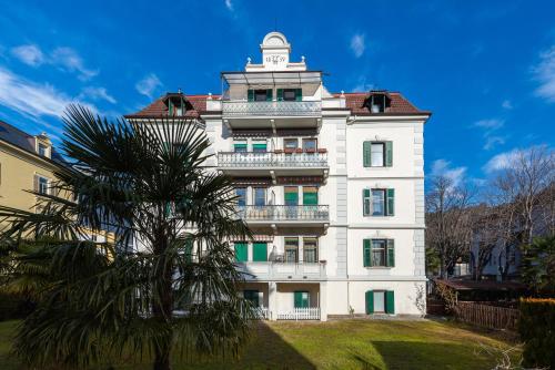 Lara's Guesthouse 5