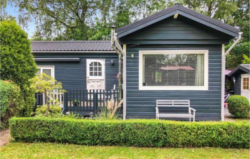 Nice home in Lanaken w/ WiFi, Outdoor swimming pool and 2 Bedrooms cottage Visé