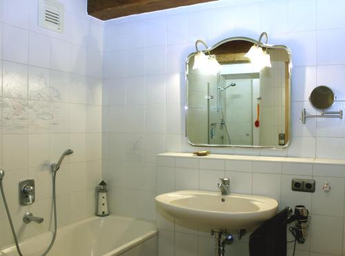 Bathroom, Ultra Alpes Luitpold in Rottenbuch