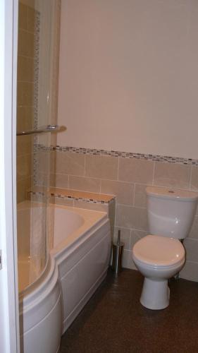 The Home Arms Guesthouse - image 11