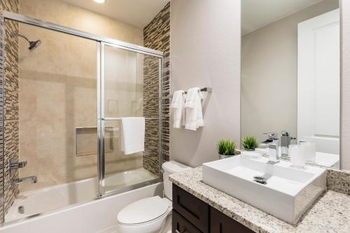 4 BR 4 BA Deluxe Villa Full Kitchen 5min to Disneyworld - image 13