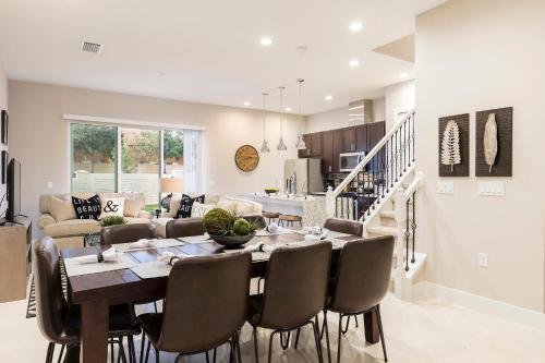 6 BR 7 BA Family Getaway 5 min to Disneyworld - image 9