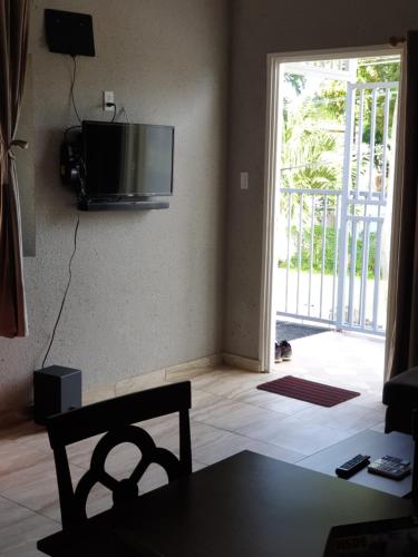 Deluxe Double Room with Balcony image 8
