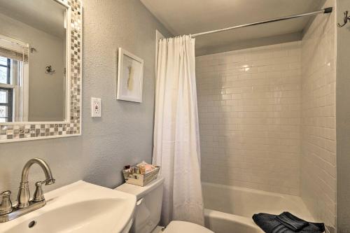 Cottage with Patio in the Heart of CO Springs! - image 2