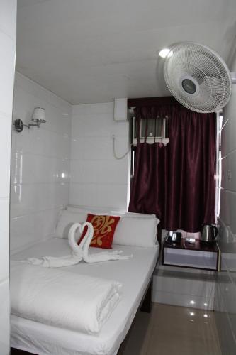 Deluxe Double Room image 3