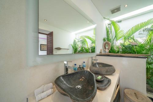 Three-Bedroom Villa with Private Pool image 5