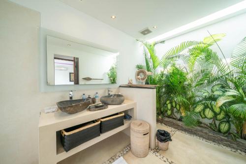 Three-Bedroom Villa with Private Pool image 2