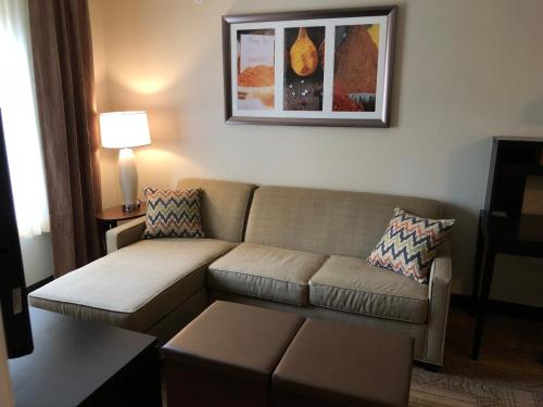 1 king bed, 1 sofa bed
