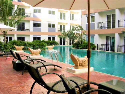 Park Lane studio apartment with swimming pool view Pattaya - image 2
