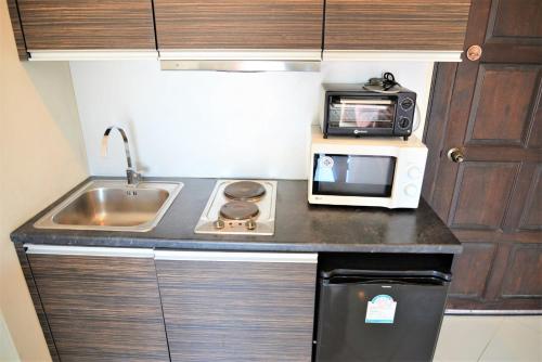 Park Lane studio apartment with swimming pool view Pattaya - image 5