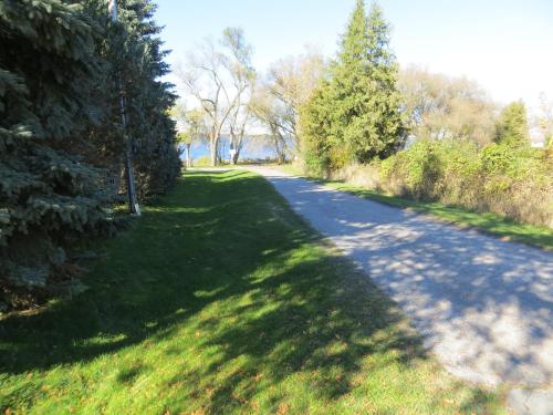 Lunge Haven Cottages & Boating Club