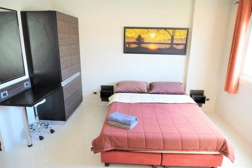 Park Lane studio apartment with swimming pool view Pattaya Park Lane studio apartment with swimming pool view Pattaya