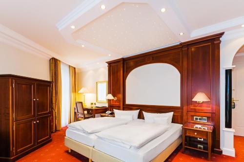 1 queen bed