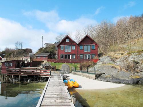 Holiday Home Kalavåg - FJH101