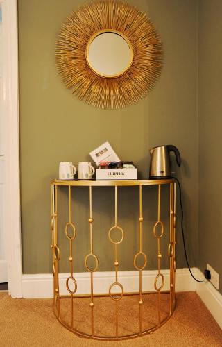 King Suite image 5