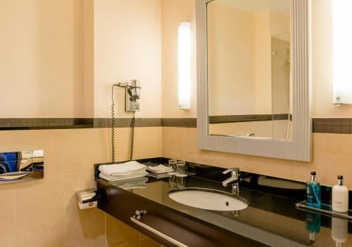 240758415 Hotel Polonia Palace
