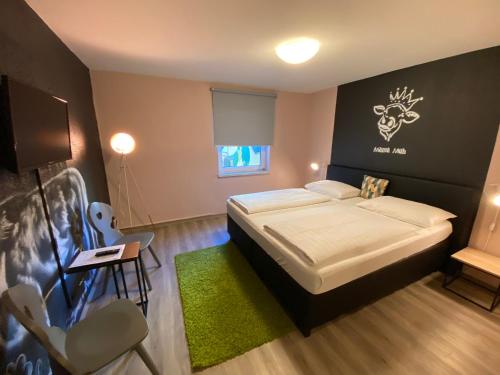 1 queen bed