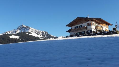  Haus Hubtertus, Unterkunft in Oberndorf in Tirol