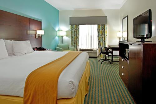 Holiday Inn Express Hotel & Suites Picayune