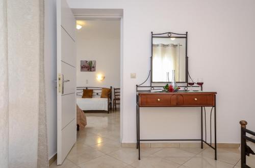 Gaitani apartments plaka naxos 3