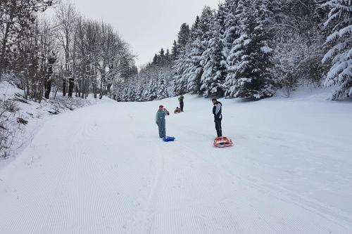 STUDIO CHALEUREUX aux pieds des pistes de ski des Glovettes