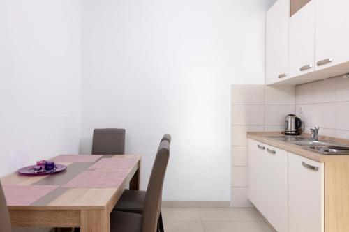Apartment with Sea View image 4