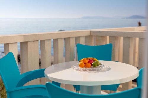 Apartment with Sea View image 2