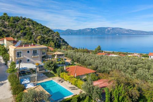 Villa Thea-1 hour and 50 minutes from Athens International Airport