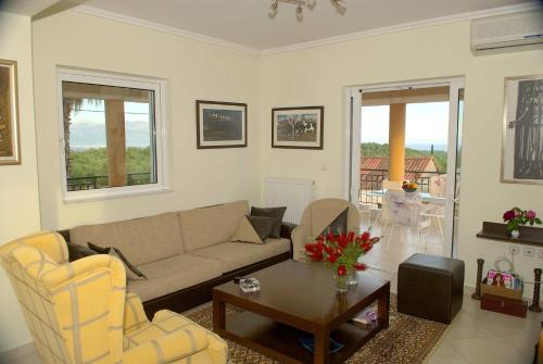Luxury villa with a swimming pool in Lefkochoara, Messinias in Agios Avgoustinos