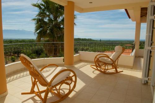 Iekārtas, Luxury villa with a swimming pool in Lefkochoara, Messinias in Agios Avgoustinos