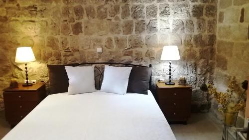 OLD TOWΝ΄S JEWEL gîte à louer Liménas Ródou