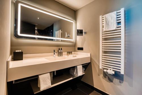 CLOUD No7 APARTMENTS - image 5