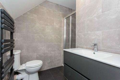 Cherry Property - Berry Apartments - image 6