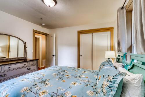 Hillcrest Hideaway - image 4