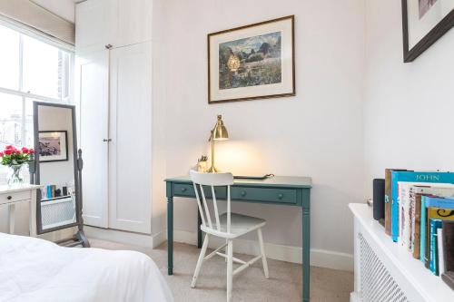 Stylish 2 Bed Battersea Home Located Just Across From The Famous Battersea Park, Pimlico, London