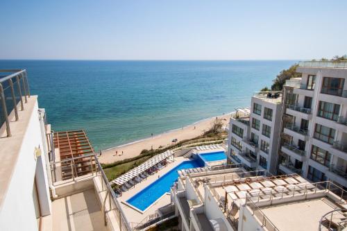 Exterior view, Penthouse at White Cliffs in Byala