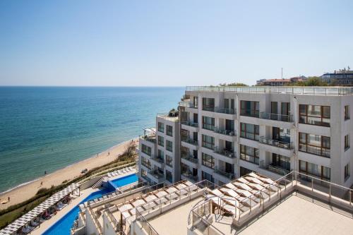 Exterior view, Penthouse at White Cliffs in Byala