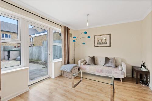 Super 2 Bedroom House near Canary Wharf, O2 Arena & London Excel for 5 people gîte à louer Blackwall Tunnel