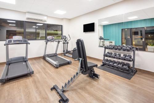 홀리데이 인 익스프레스 호텔 앤 스위트 샌디에이고 에어포트 - 올드타운 바이 IHG - 피트니스 센터