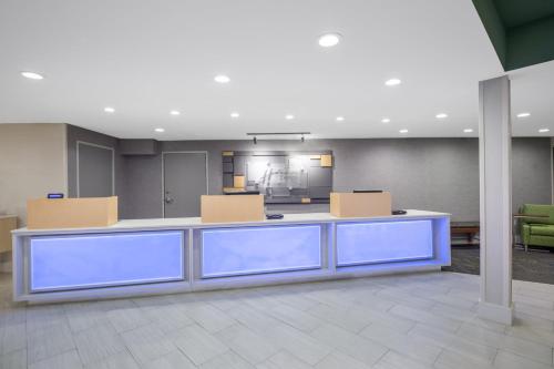 홀리데이 인 익스프레스 호텔 앤 스위트 샌디에이고 에어포트 - 올드타운 바이 IHG - 숙소 외관