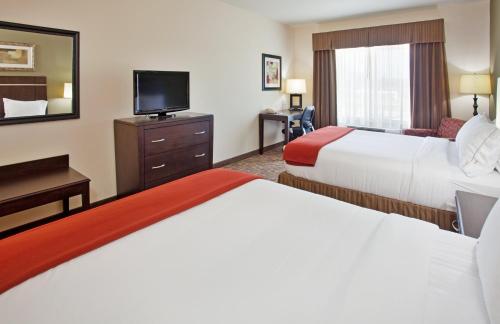 Holiday Inn Express Topeka North